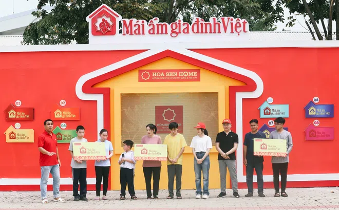 MC Đại Nghĩa chưa chơi đã tặng “nóng” 30 triệu cho các em nhỏ khó khăn khiến khán giả xúc động