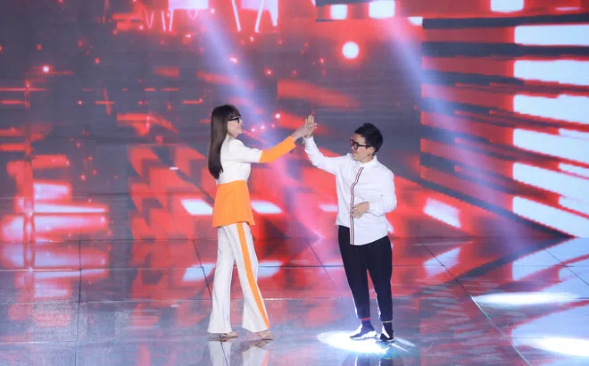 Ca sĩ Thanh Hà “chơi lớn", hứa tặng ca khúc mới mua cho Vũ Thảo My tại The Heroes 2022