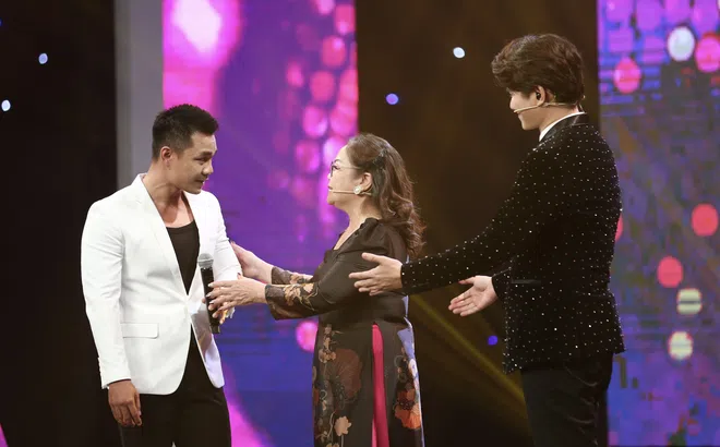 MC Vũ Mạnh Cường trở thành người kết nối cảm xúc của chương trình “Sân khấu đầu tiên”