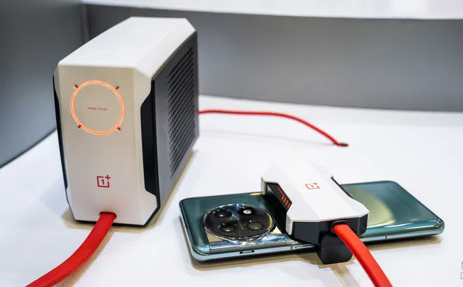 OnePlus giới thiệu bộ làm mát bằng chất lỏng cho smartphone, giúp giảm tới 20 độ tại MWC 2023
