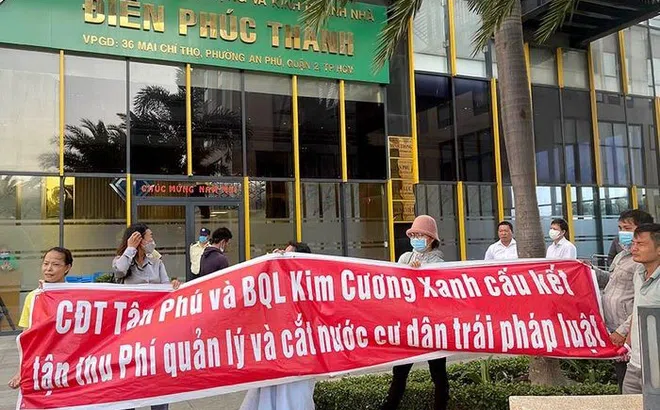 TP.HCM: Dân chung cư bị ép đóng phí quản lý 'trên trời', liên tục bị cắt nước
