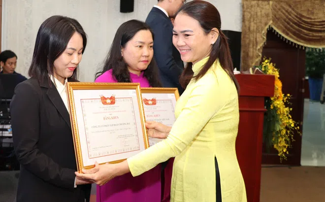 THACO nhận bằng khen vì những đóng góp tích cực trong hoạt động cộng đồng