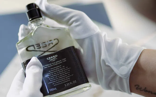 Có điều gì hấp dẫn bên trong những lọ nước hoa “Hoàng Gia” Creed?