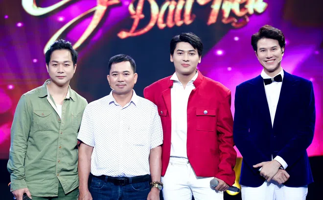 Quách Tuấn Du khóc nghẹn vì “ganh tị” với học trò của mình còn cha bên cạnh