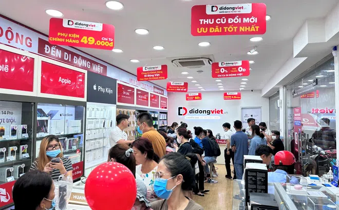 Di Động Việt đi ngược trend “cởi áo hát dưới mưa” và cái kết