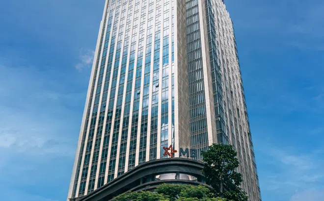 MBBank ôm “quả bom kép” 2 tỷ USD trái phiếu và 3.376 tỷ đồng nợ có khả năng mất vốn