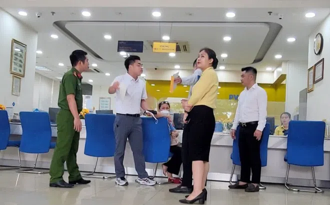 Hơn 3,4 tỷ đồng gửi tiết kiệm bỗng chuyển thành bảo hiểm nhân thọ