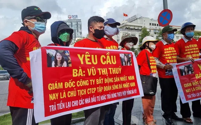 Hàng trăm nhà đầu tư đòi Công ty Nhật Nam trả tiền