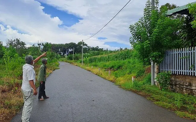 Đường trung tâm xã Bàu Chinh (huyện Châu Đức): Công trình xong, điện có cho dân dùng