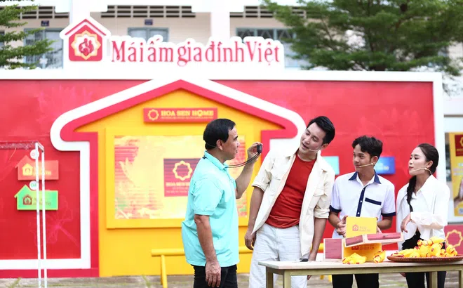 Nguyễn Phi Hùng và Linh Thủy Đan góp sức mang về 105 triệu đồng cho các em nhỏ mồ côi