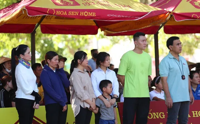 Diễn viên Đào Vân Anh từng bật khóc vì bất lực, khuyên mọi người cân nhắc kỹ trước khi làm mẹ đơn thân