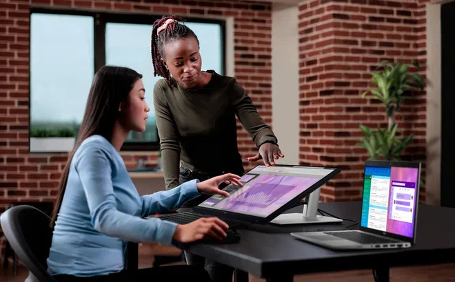 Dell ra mắt màn hình cảm ứng mới tập trung vào khả năng kết nối, sự tiện lợi và tính tương tác
