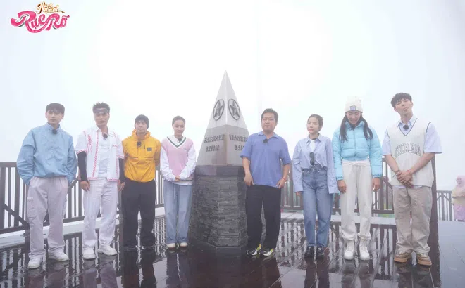 Hành Trình Rực Rỡ chinh phục nóc nhà Đông Dương Fansipan