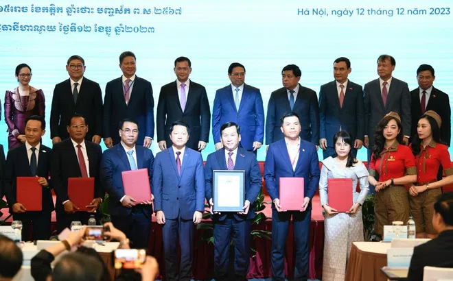 Thủ tướng Việt Nam và Thủ tướng Campuchia chúc mừng khai trương đường bay Hà Nội - Siem Reap của Vietjet