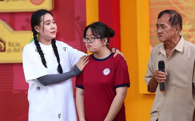 Hồ Bích Trâm kể quá khứ nghèo khó, từng đi phụ bán cơm kiếm tiền