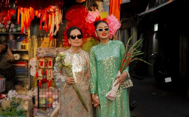 Lần đầu Thảo Nhi Lê khoe “người bà tuyệt vời nhất” trong bộ ảnh Tết Giáp Thìn