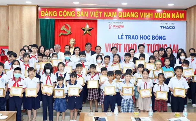 THACO trao học bổng “Vượt khó vì tương lai” lần thứ 21