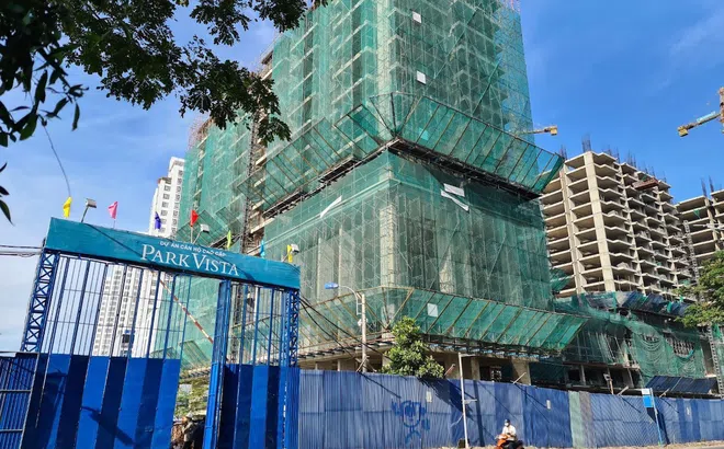 Chung cư bán gần chục năm vẫn 'chết lâm sàng', người mua ngóng từng ngày xây lại