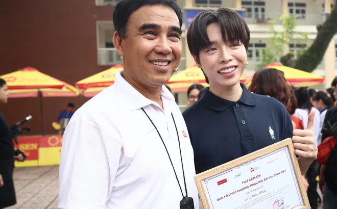 Đức Phúc háo hức khi đến Yên Bái để tham gia show thực tế