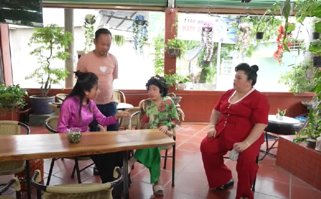 Tập đầu tiên Sitcom Làm Giàu Cùng Cô Tư lên sóng và câu chuyện lời đồn sai sự thật của hàng xóm