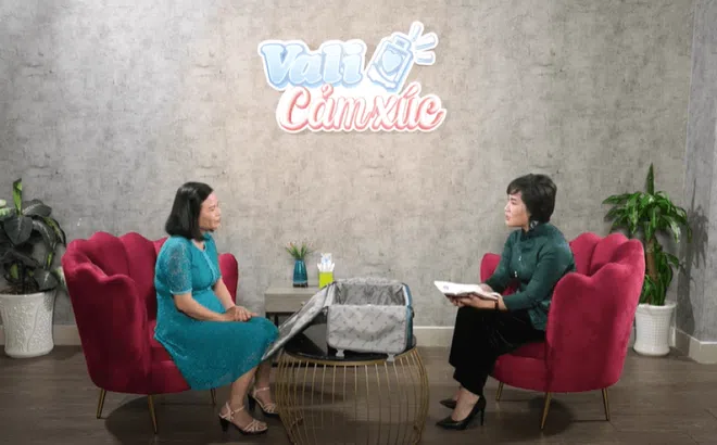 Tiến sĩ Tô Nhi A chia sẻ áp lực cho người phụ nữ bị áp lực muốn bỏ nghề sau 17 năm làm hộ sinh
