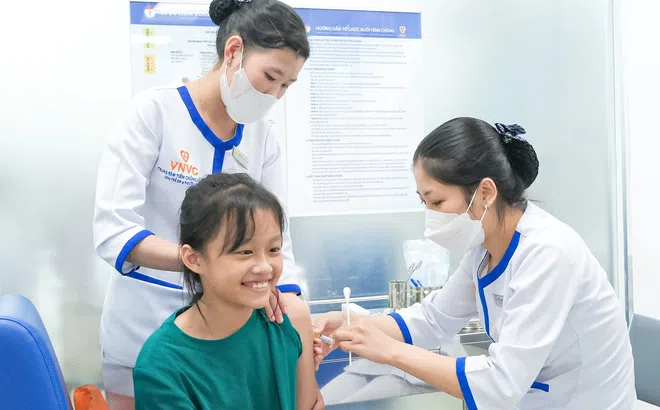 Gần 15.000 liều vắc xin sốt xuất huyết đã được tiêm và đặt giữ sau 5 ngày ra mắt