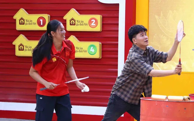 Quyền Linh cảm kích Ánh Viên, Vũ Mạnh Cường bỏ tiền túi hỗ trợ trẻ mồ côi