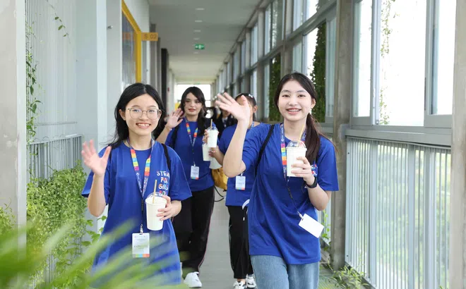 Các thí sinh "STEAM for Girls" sẵn sàng cho hành trình khám phá và sáng tạo
