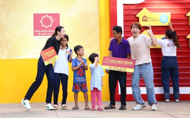 Hoa hậu Nguyễn Thúc Thùy Tiên tài trợ học phí đến năm 18 tuổi cho bé trai mồ côi cả cha lẫn mẹ