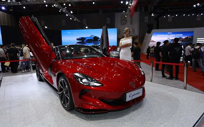 Xe điện và xe hybrid 'khuấy động' Vietnam Motor Show 2024