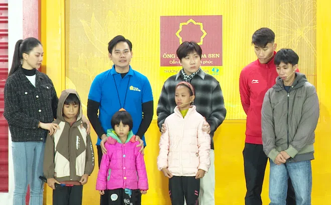 Khóc nghẹn trước nghịch cảnh của năm chị em mồ côi