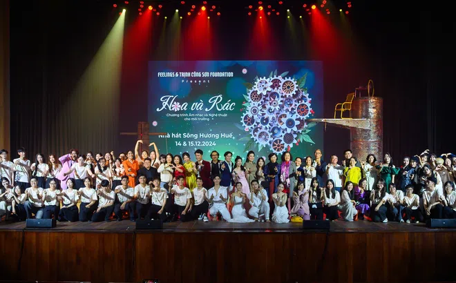 Hoa và Rác – Hành trình nghệ thuật kết nối con người với thiên nhiên