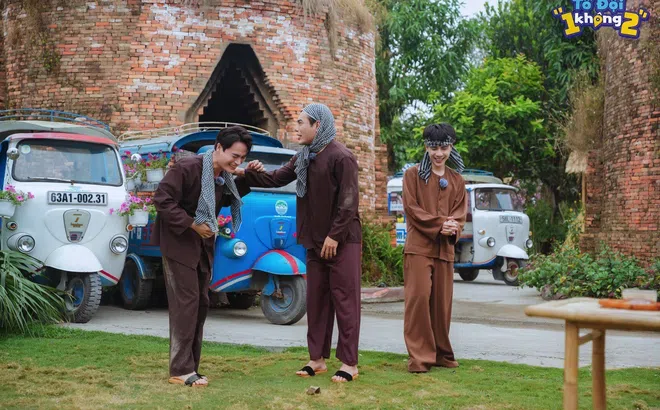 'Tổ đội '1 không 2': Quang Hùng gây sốc khi lộ giọng hát thật qua loa kẹo kéo