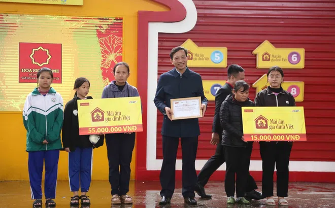 Phạm Đình Thái Ngân và Huỳnh Thị Thanh Thủy góp sức mang về 90 triệu đồng cho trẻ em mồ côi