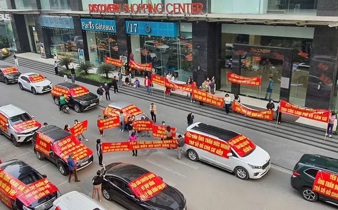 Cư dân chung cư Discovery Complex ở Hà Nội bức xúc vì chờ ‘sổ hồng’ suốt 7 năm