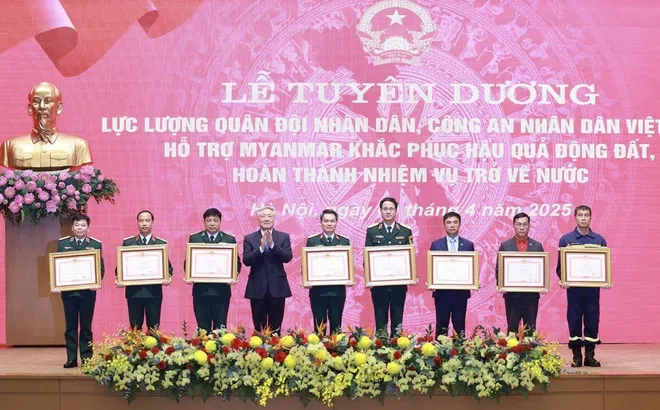 Thủ tướng Chính phủ tặng Bằng khen cho hãng hàng không Vietjet về thành tích tham gia cứu nạn, cứu hộ giúp nước bạn Myanmar