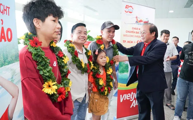 Vietjet khai trương cùng lúc 2 đường bay kết nối Hà Nội và TP. Hồ Chí Minh với Côn Đảo