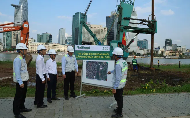 Chính thức khoan mũi cọc đầu tiên cầu đi bộ ngàn tỉ vượt sông Sài Gòn