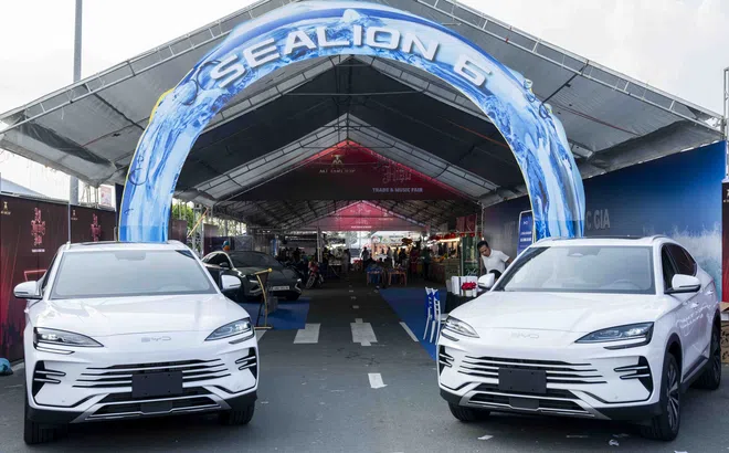 Khách hàng An Giang bùng nổ trải nghiệm Sealion 6: Xe điện mà không lo "khát sạc"