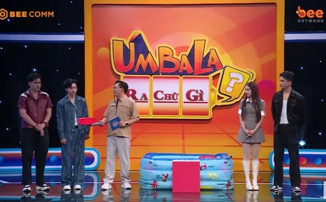 “Úm Ba La Ra Chữ Gì?”: Bộ đôi ca sĩ - Á vương Thế giới cứ ngỡ chỉ “tấu hài” ai ngờ giành giải khủng!