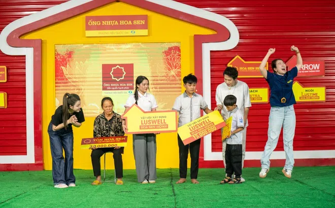 Thanh Thảo, Lương Thu Trang và Đỗ Hoàng Hiệp nghẹn lòng trước người mẹ đơn thân gồng gánh nuôi mẹ già 85 tuổi và con trai