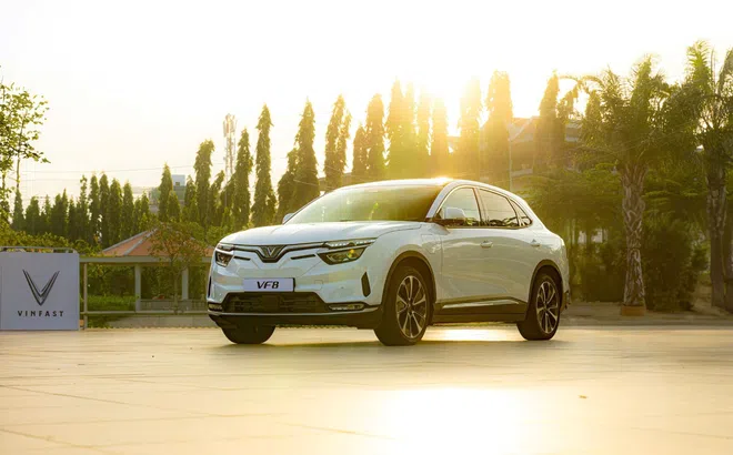 Chủ xe VF 8: Cơ hội tiết kiệm tới 168 triệu đồng, không mua bây giờ thì “tiếc ngẩn ngơ”