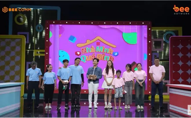 Nhà Mình Quá Đỉnh: Bé Bảo Ngọc “gây sốt” khi tặng lượt quay cho đối thủ, Hoàng Phi vỡ òa vì chiến thắng phút chót