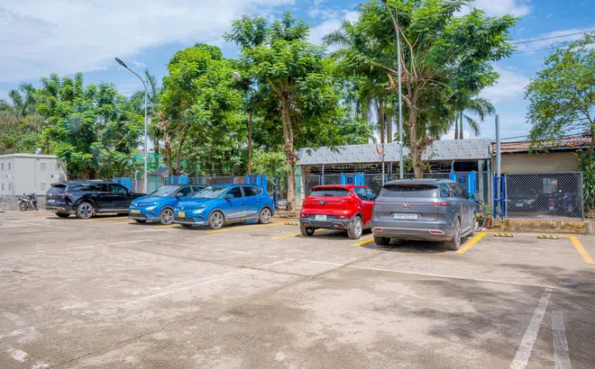 Mật độ trạm sạc V-Green ở Hà Nội tăng mạnh, người dùng xe điện khen “nhìn đâu cũng thấy trạm sạc”