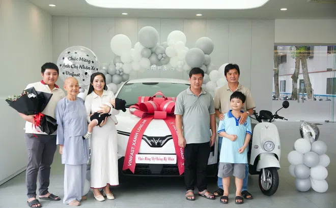 Khách hàng VinFast mua 1 được 2: Chưa kịp chạy đã “lời”