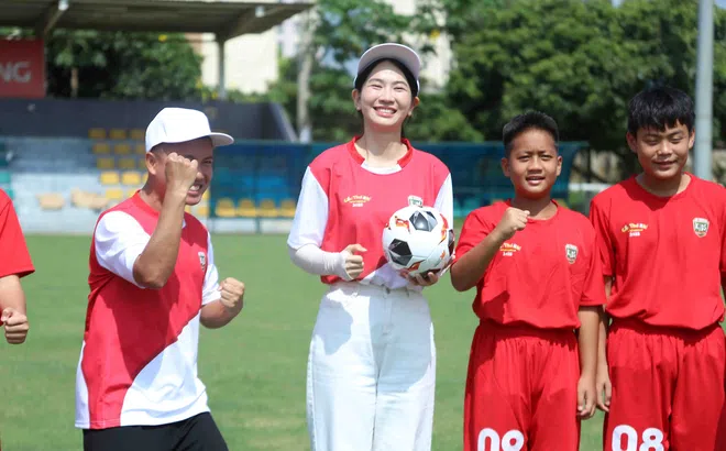 Diễn viên Lê Bống nói gì khi trở lại “Cầu thủ nhí 2025”?