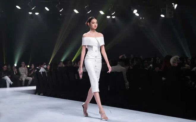 Nhan sắc 'ma nữ' Bé Quyên - nàng thơ mới của đạo diễn Lương Đình Dũng