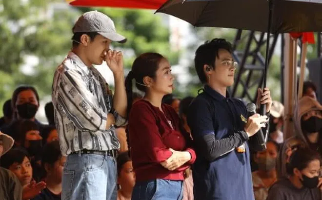 Ốc Thanh Vân, Huỳnh Lập và Tiêu Minh Phụng rơi nước mắt trước nghị lực các em nhỏ mồ côi