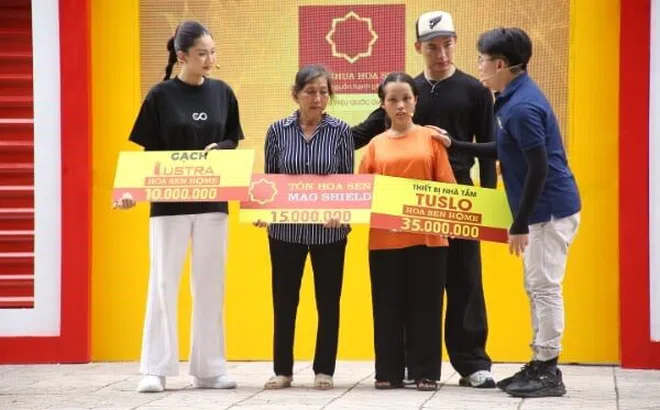 MC Đại Nghĩa xúc động trước người phụ nữ cưu mang em nuôi bị tâm thần hơn 20 năm