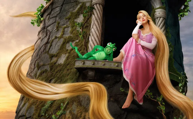 Châu Bùi - Binz hóa thân thành cặp đôi Rapunzel - Pascal dịp Halloween